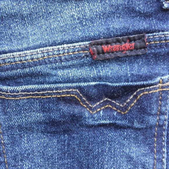 Wrangler Boys Denim Jean Shorts & TKS Striped Shortsleeve T-Shirt 2-Pc. Outfit 4 - Picture 9 of 11